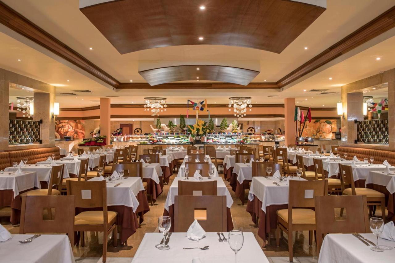 Grand Sunset Princess Playa del Carmen Eksteriør bilde The buffet at the hotel