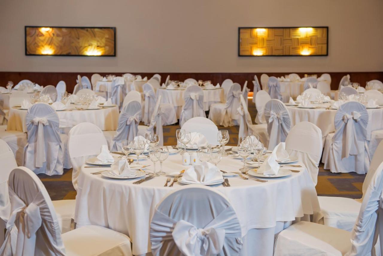 Grand Sunset Princess Playa del Carmen Eksteriør bilde The ballroom at the hotel
