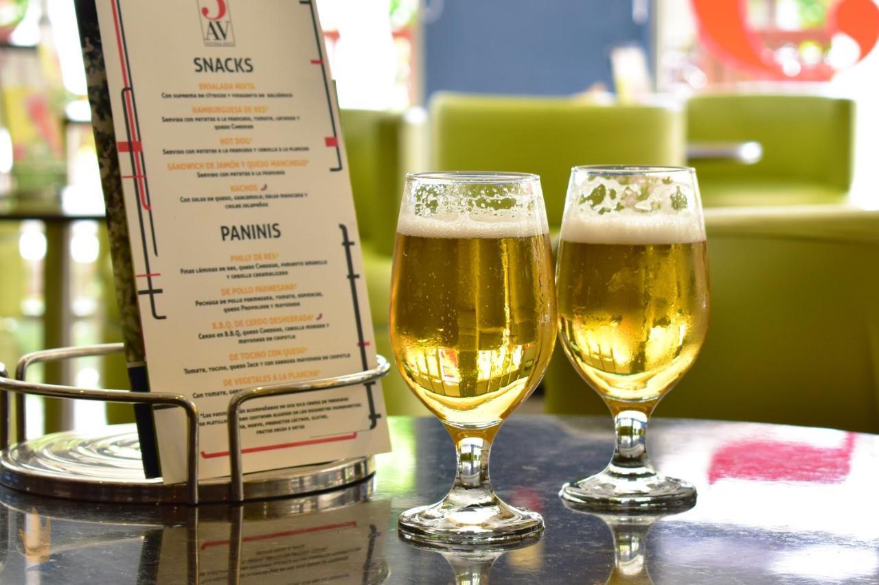 Grand Sunset Princess Playa del Carmen Eksteriør bilde Beer in tulip glasses