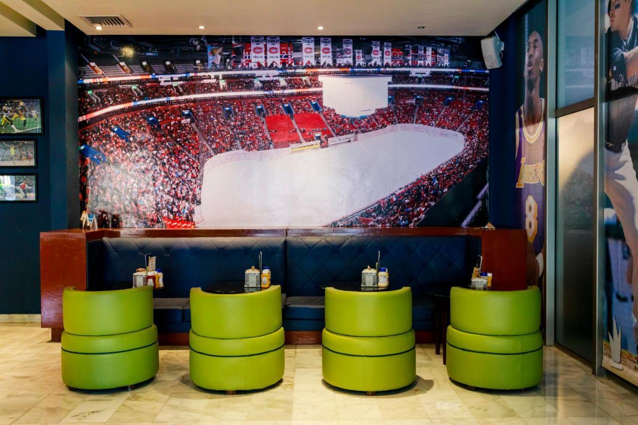 Grand Sunset Princess Playa del Carmen Eksteriør bilde The Canadiens' locker room at the Bell Centre
