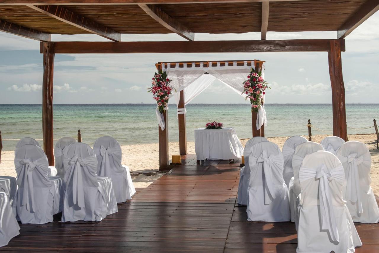 Grand Sunset Princess Playa del Carmen Eksteriør bilde A beach wedding