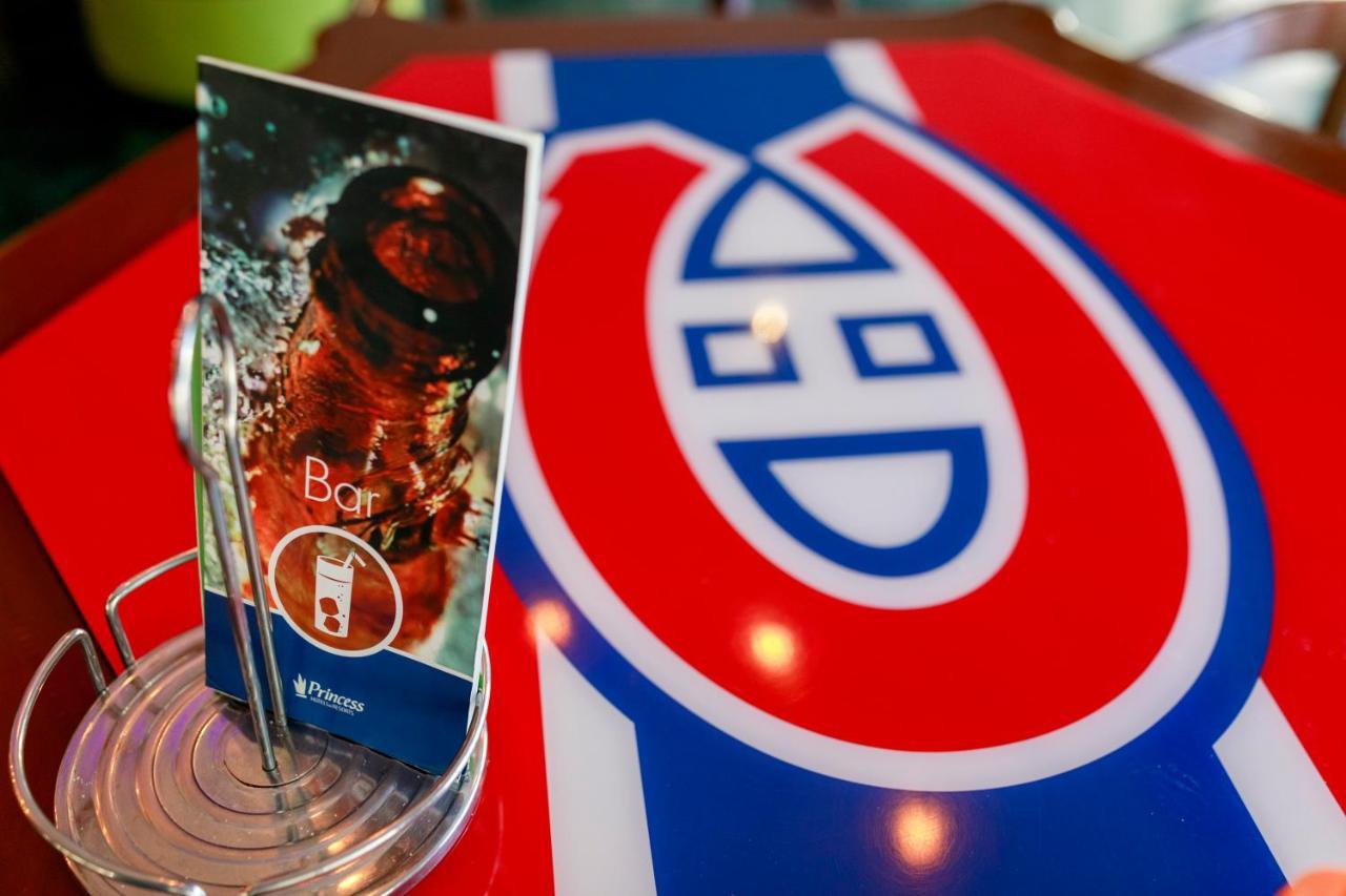 Grand Sunset Princess Playa del Carmen Eksteriør bilde A Molson Canadian draft beer tap at a restaurant in Montreal