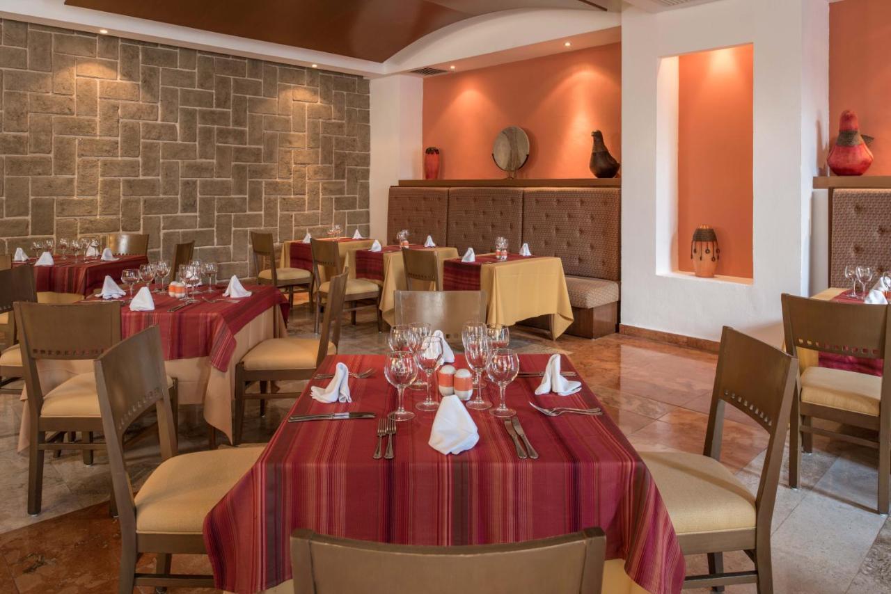 Grand Sunset Princess Playa del Carmen Eksteriør bilde Restaurant at the hotel