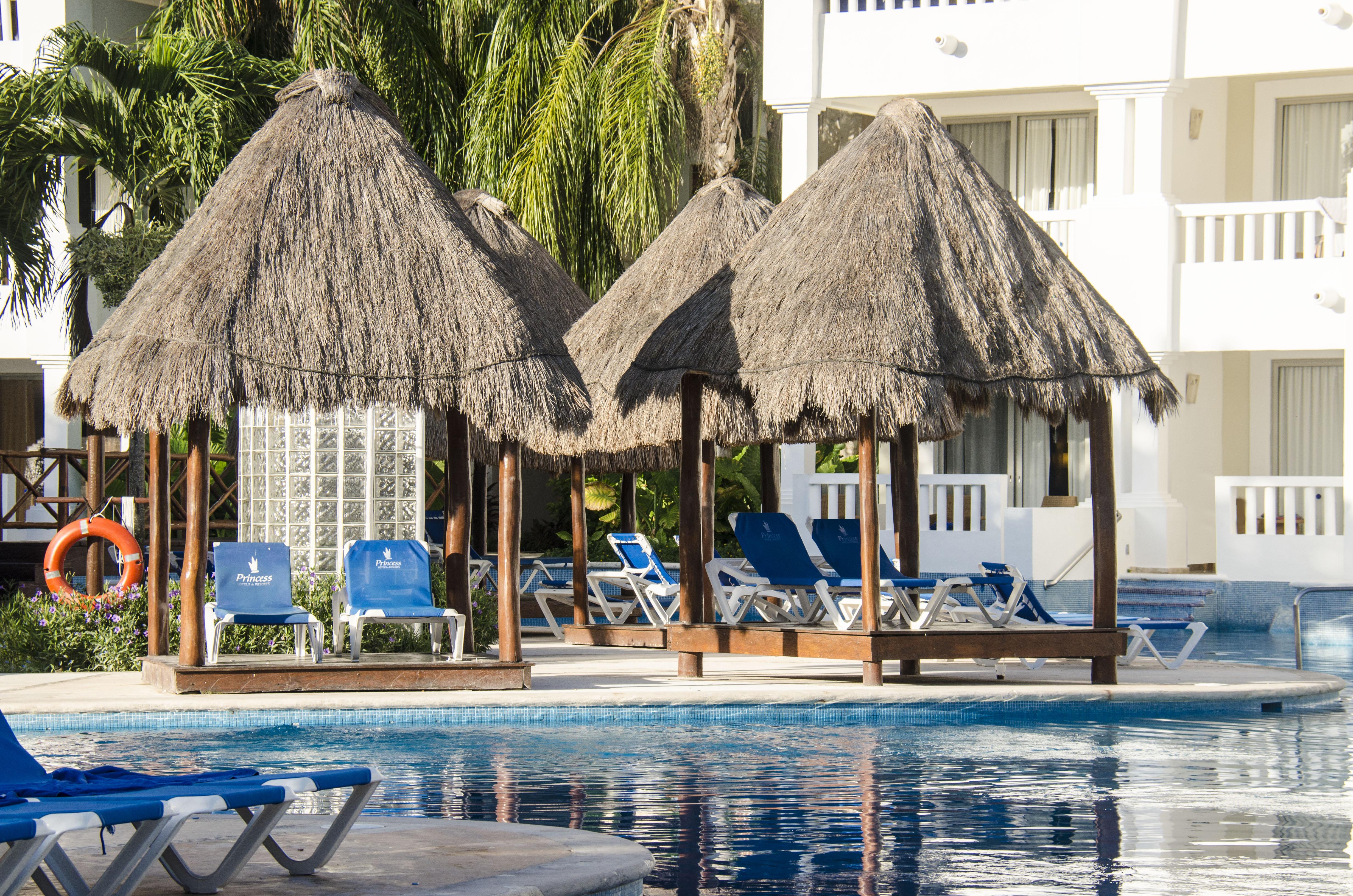 Grand Sunset Princess Playa del Carmen Eksteriør bilde Cabanas at the pool